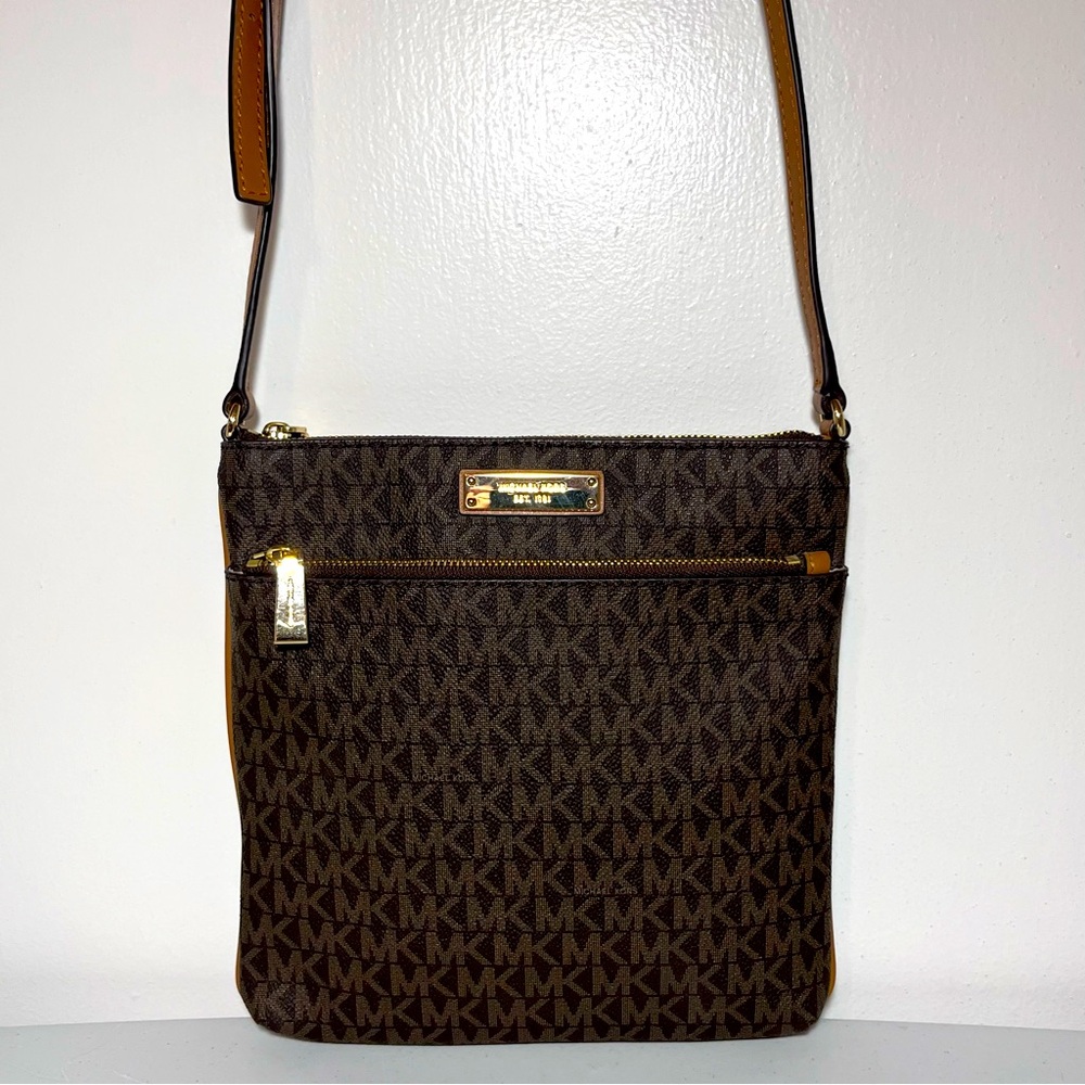 NWOT Michael Kors Signature Bedford Small Crossbody